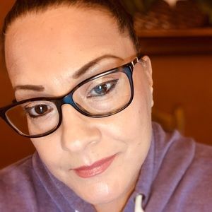 Meet your Posher, Amelia